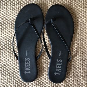 TKees dark brown leather slippers